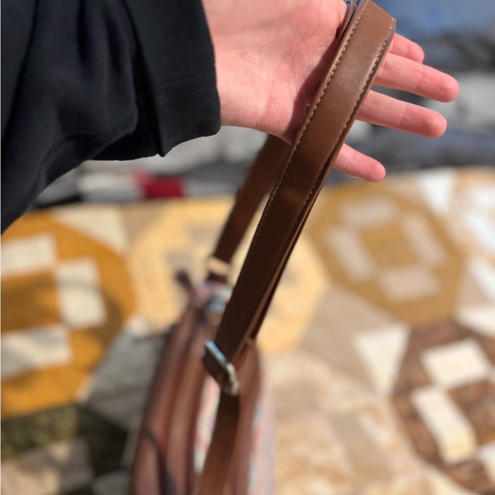 Stone Mountain Brown and Multicolored shoulder bag. - Picture 8 of 16